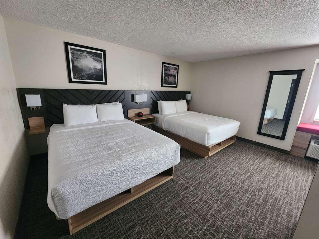 Best Western Buffalo Inn & Suites Room photo