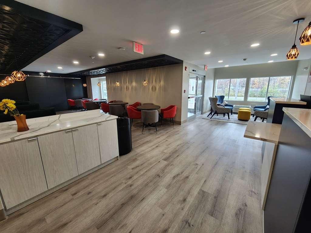 Best Western Buffalo Inn & Suites Interior photo