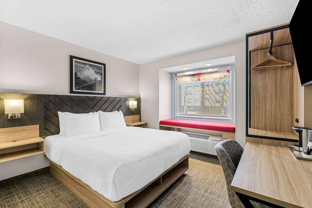 Best Western Buffalo Inn & Suites Room photo