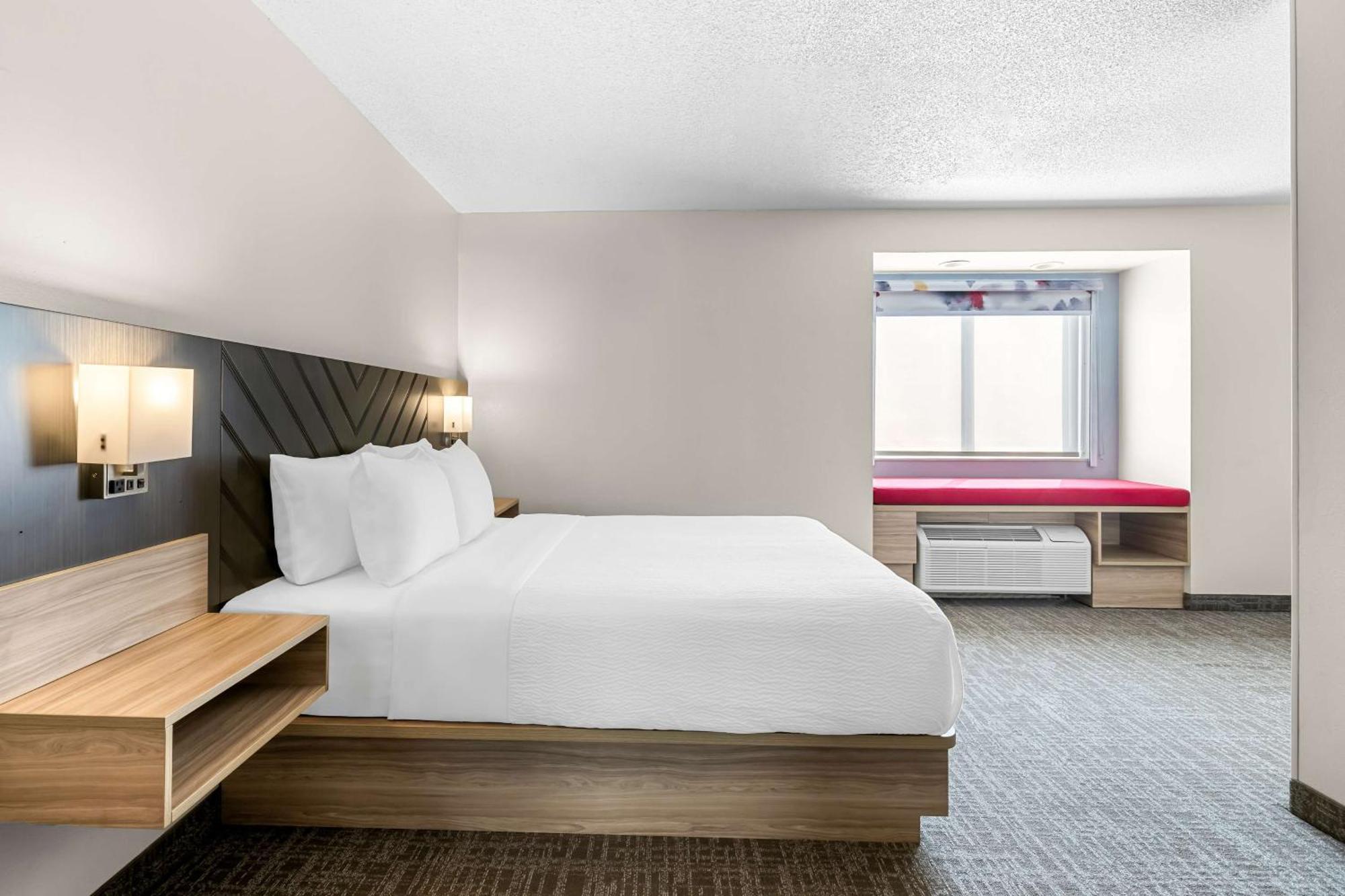 Best Western Buffalo Inn & Suites Exterior photo
